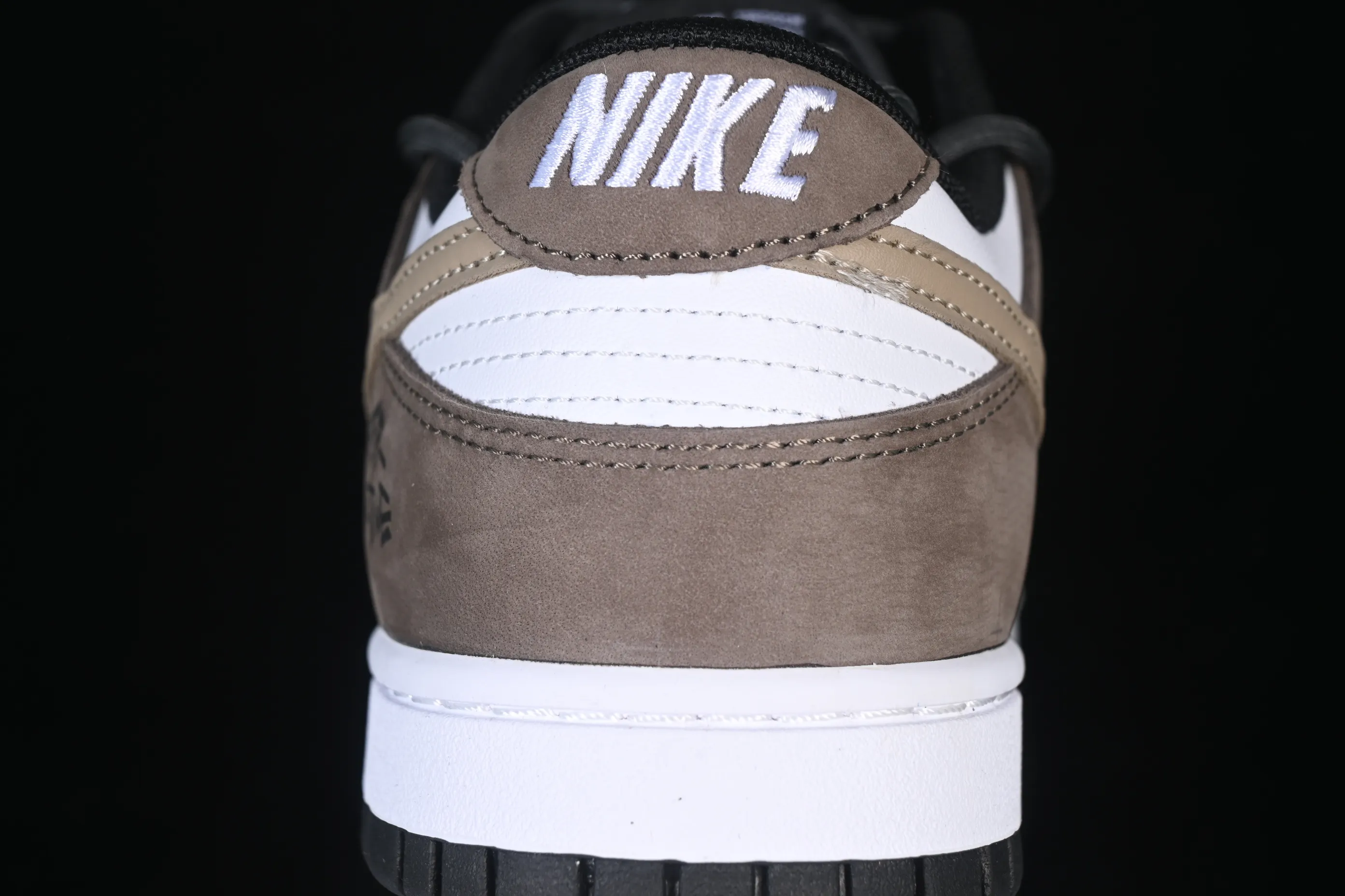 All categories Nk SB Dunk Series Nk SB Dunk Low High-end customized low-top sneakers Nike SB Dunk Low straps Anniversary high-end customized low-top casual sneakers HF5441-100